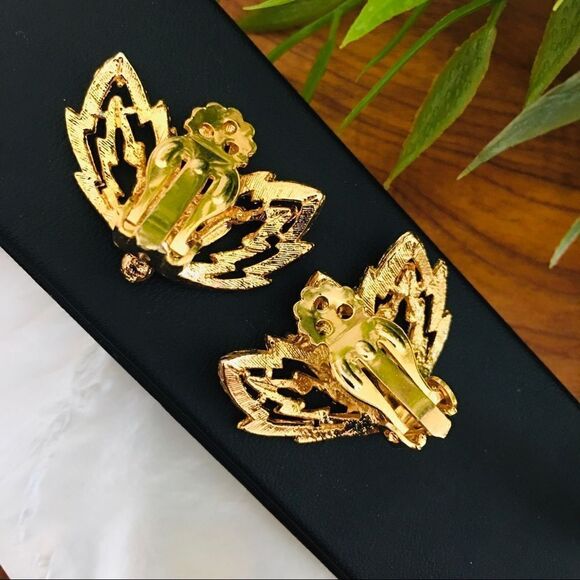 Vintage Leaf Earrings Textured Clip On Brushed Gold 4299 - Picture 5 of 9